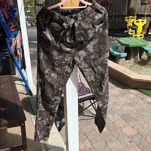Venti6 NWOT Camouflage Stretchy Soft Pants. Adorable! Size S ! Made in Italy !
